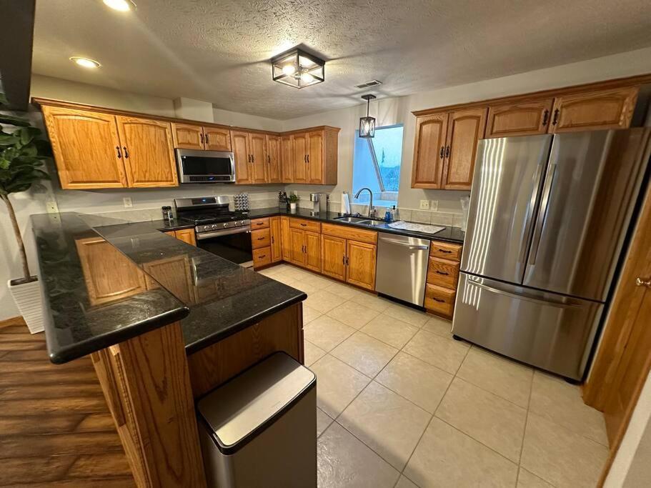 Inviting 3 Bed 2.5 Bath Townhome In Wadsworth Exterior foto